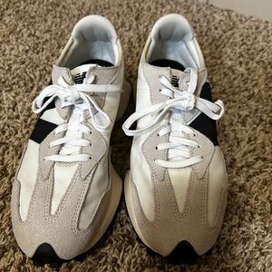 New Balance 327